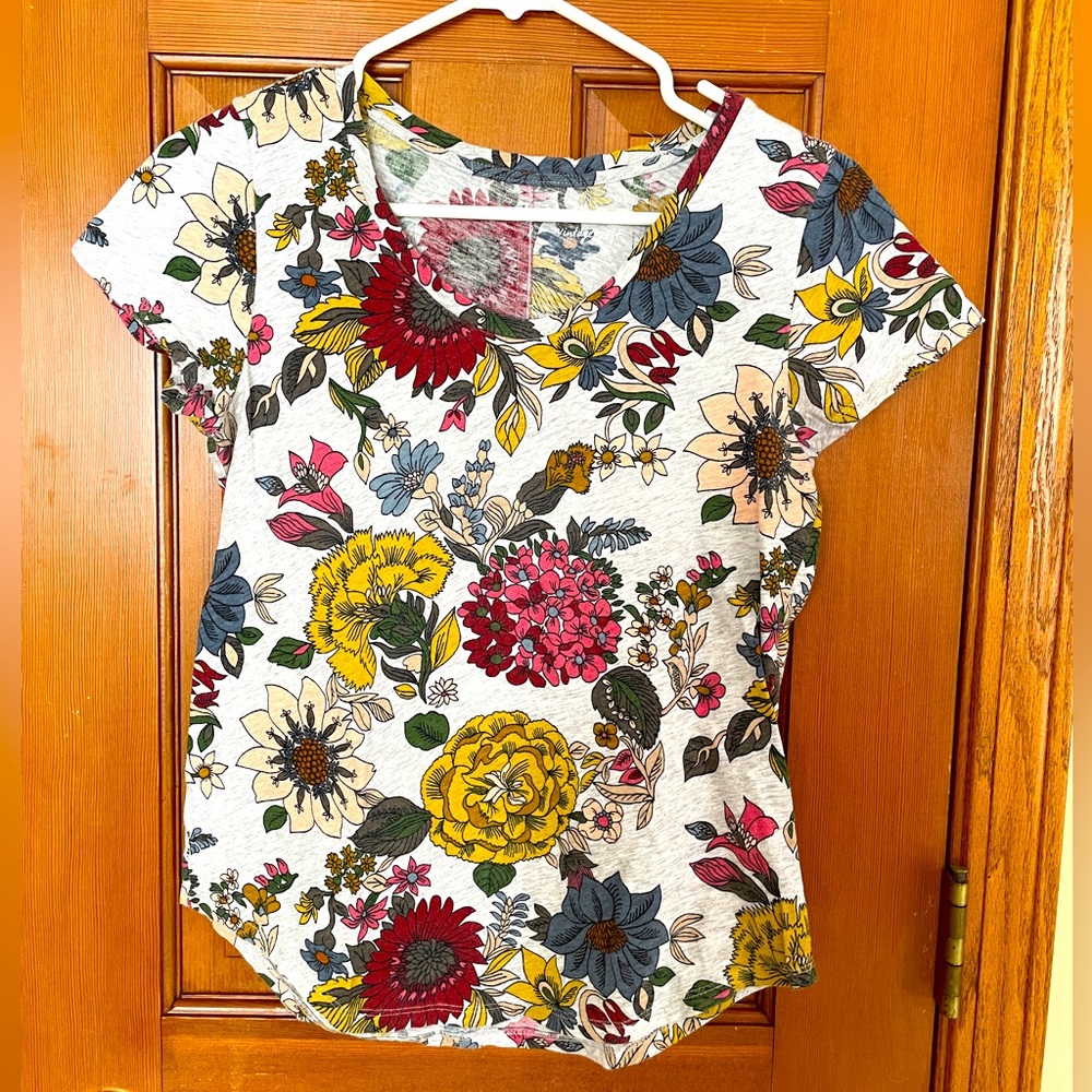 Loft Vintage Soft Colorful Floral Short sleeve T-shirt top. Size XS